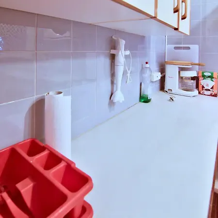 Cozzy Two Bedroom דירה *