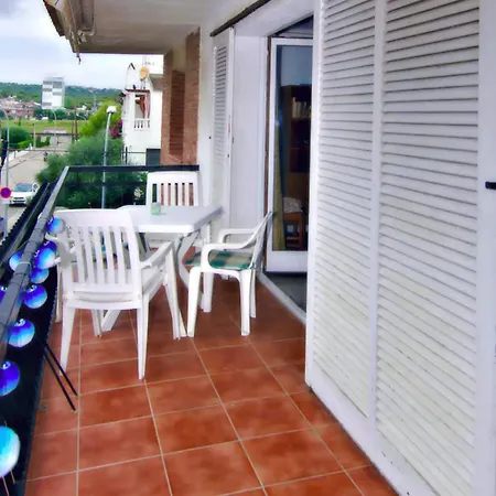 Cozzy Two Bedroom דירה